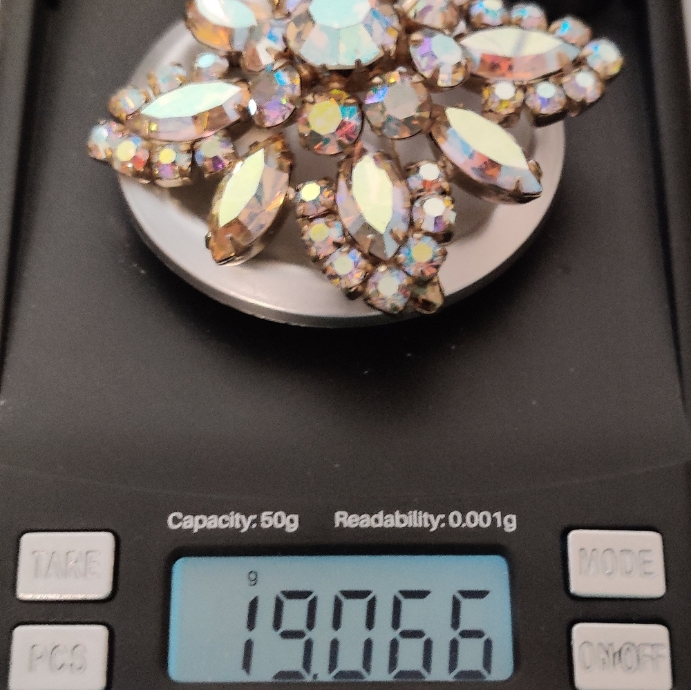 Exquisite Sherman Brooch - Picture 15 of 15